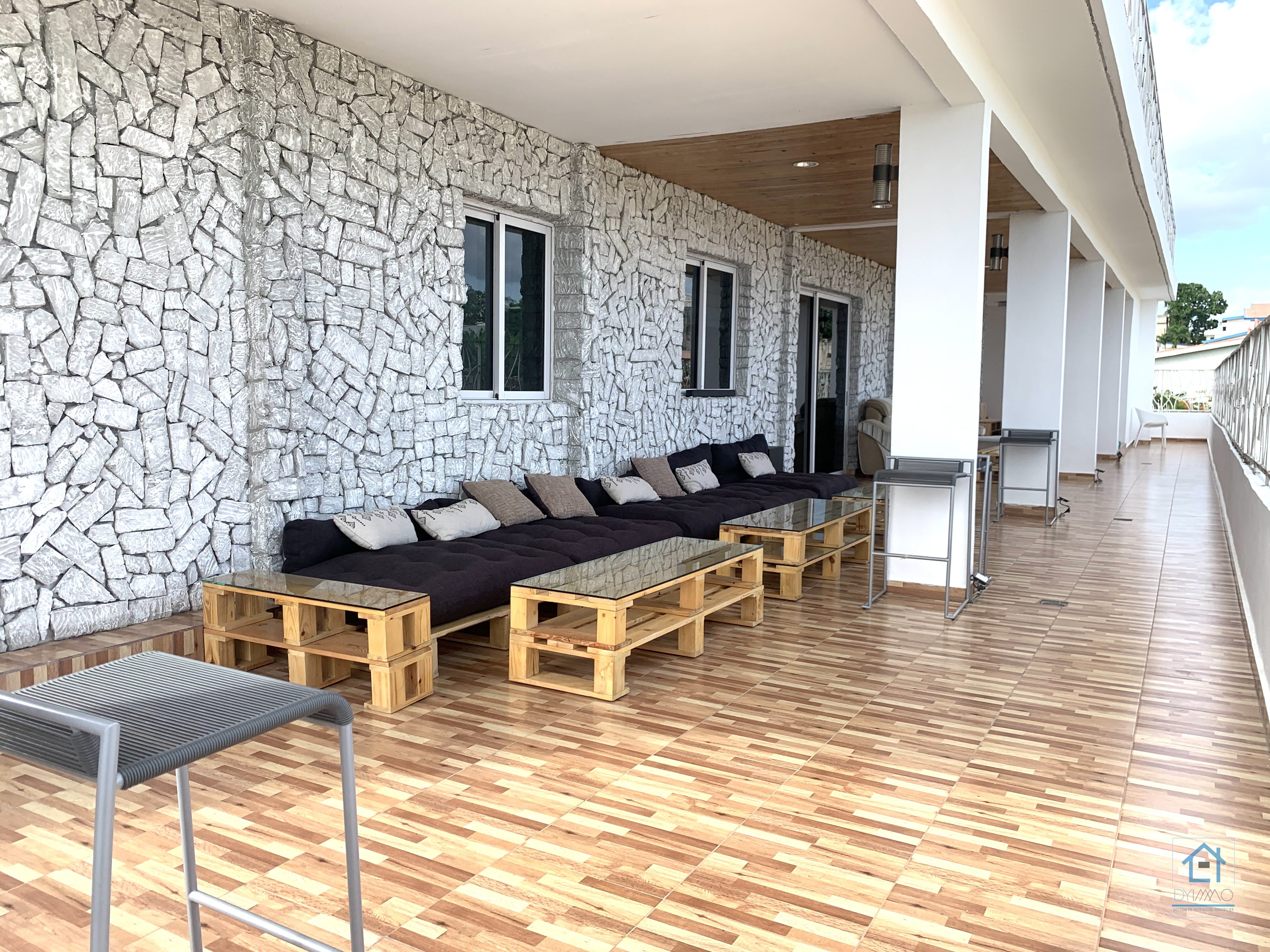 4 pièces et plus — PENTHOUSE, DAYDSUITES 02